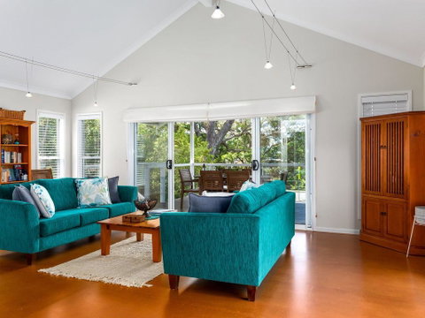 Akarana Beach House :: Jervis Bay Rentals - Accommodation Rockhampton 2