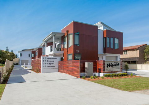 Albany Waves - Accommodation Rockhampton 1