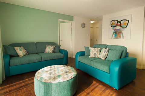 Albany Waves - Accommodation Rockhampton 2