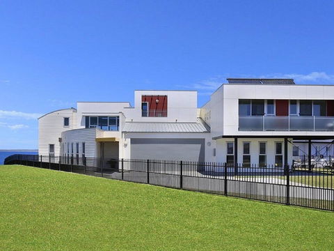 Albatross - Whale Watch From The House - Accommodation Rockhampton 0