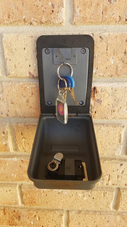 Alexander Drive B & B - Accommodation Rockhampton 1