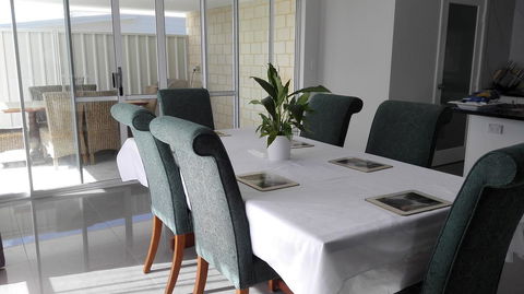 Alkimos Beach Retreat - Accommodation Rockhampton 2