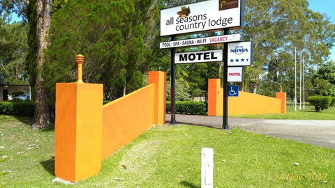 All Seasons Country Lodge - Accommodation Rockhampton 0