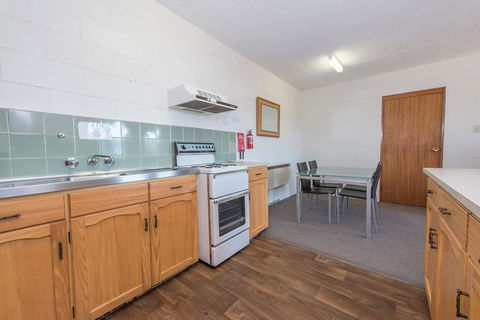 Alpine Apartment - Great Location With Views Of Lake Jindabyne - Accommodation Rockhampton 2