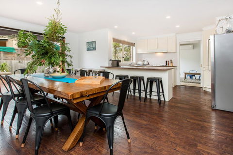 AMALFI - DROMANA.... - Accommodation Rockhampton 2