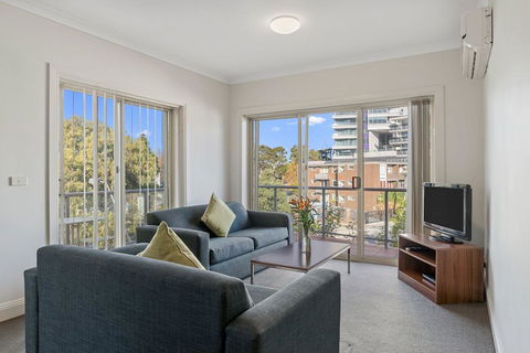 Amazing Accommodations: St Kilda - Accommodation Rockhampton 0