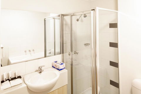 Amazing Accommodations: St Kilda - Accommodation Rockhampton 2