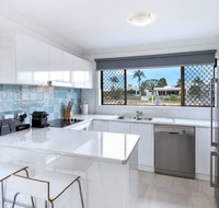 Amazing Modern Apartment on the Canal - Accommodation Rockhampton