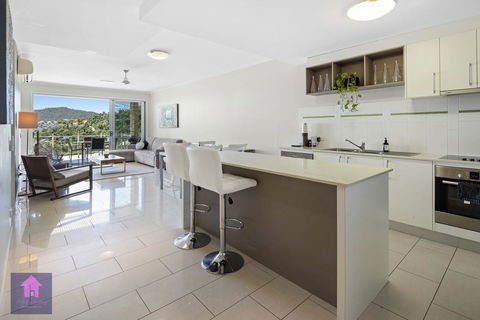 Amazing Ocean Views, Pool, Award Winning Location, Airlie Beach - Accommodation Rockhampton 2