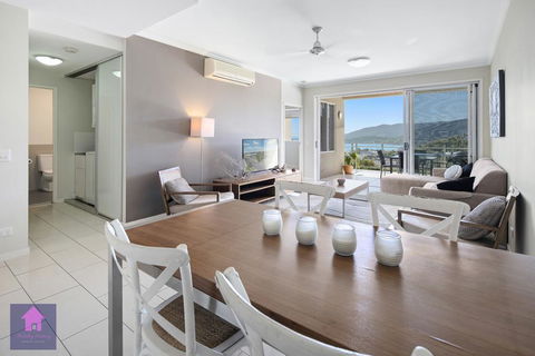 Amazing Ocean Views, Pool, Award Winning Location, Airlie Beach - Accommodation Rockhampton 0