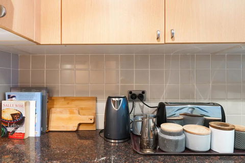 Amazing Studio With Pool In Central Sydney - Accommodation Rockhampton 3