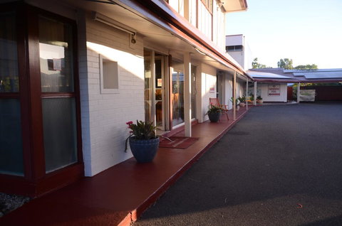 Ambassador Motel - Accommodation Rockhampton 1