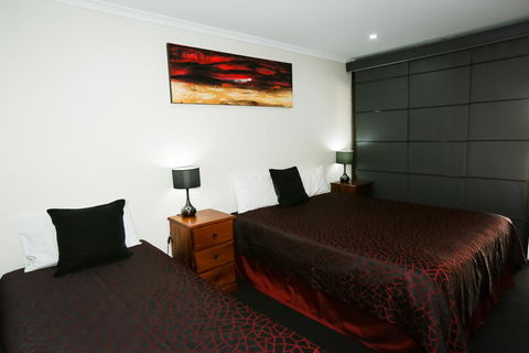 Amber Lodge Motel - Accommodation Rockhampton 2
