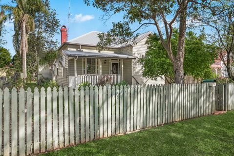 Ambiente Cottage - Pet And Family Friendly - Accommodation Rockhampton 0
