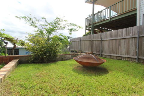 Amzaz, 15 Korogora Street - Accommodation Rockhampton 3