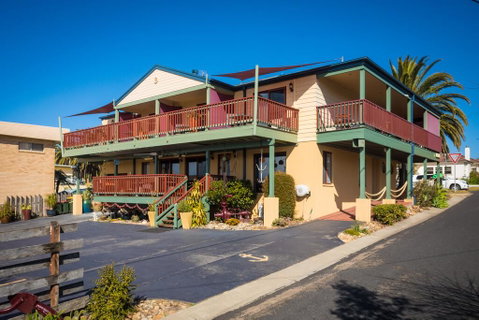 Anchors Aweigh - Accommodation Rockhampton 2