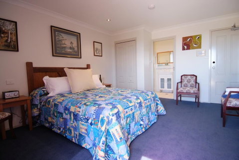 Anchors Aweigh - Accommodation Rockhampton 1