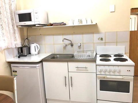 Angel's Rest Motel - Accommodation Rockhampton 1