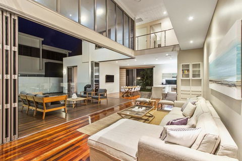 Angourie Beach House @ Corporate Boardies - Accommodation Rockhampton 1