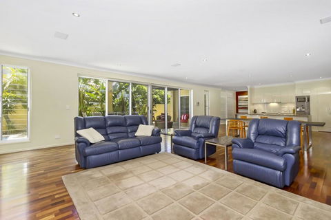 ANGOURIE HOUSE - SALT VILLAGE - Accommodation Rockhampton 1