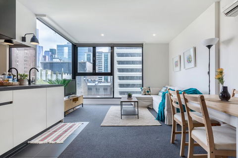 Apartment On BOURKE St - HEART Of Melbourne CBD. - Accommodation Rockhampton 0
