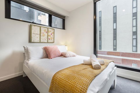 Apartment On BOURKE St - HEART Of Melbourne CBD. - Accommodation Rockhampton 2