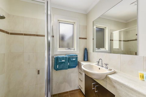 Apartment On Lake Terrace - Accommodation Rockhampton 3