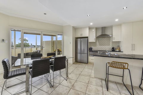 Apartment On Lake Terrace - Accommodation Rockhampton 1