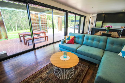 Apex House - Accommodation Rockhampton 1