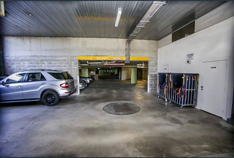 APOLLO 13 STUDIO - Free Wifi, Opposite Beach! - Accommodation Rockhampton 2