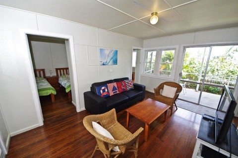 Apollo 2 9 Hodgson Street - Accommodation Rockhampton 1