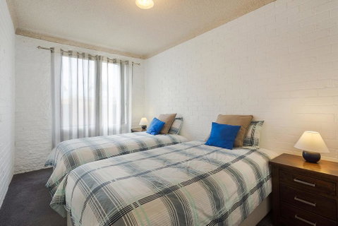 Apollo Unit 10 - Accommodation Rockhampton 3