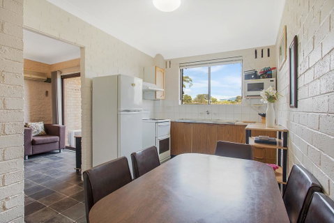 Apollo Unit 14 - Accommodation Rockhampton 3