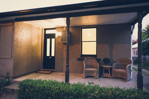 Apple Cottage, Orange NSW - Accommodation Rockhampton 1