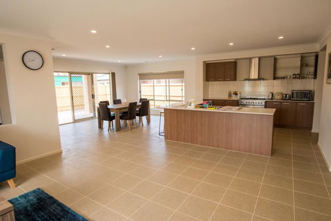 Apple House Point Cook - Accommodation Rockhampton 3