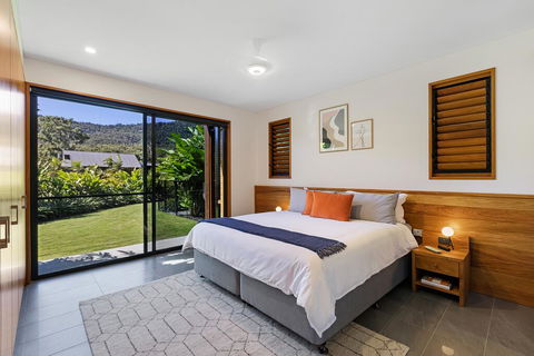 Aqua - At Funnel Bay - Accommodation Rockhampton 2