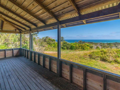 Aqualuna- Excellent Surfing Beaches. - Accommodation Rockhampton 1