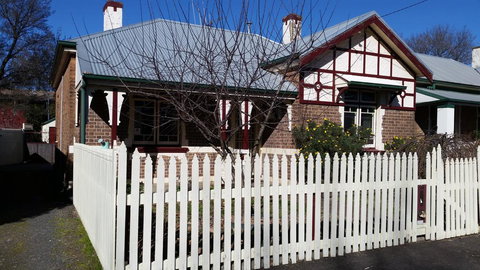 Arden On McLachlan - Accommodation Rockhampton 0