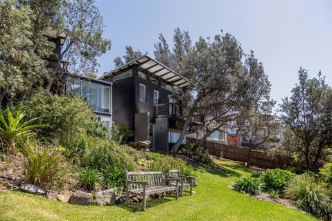 ARGYLL MOLLYMOOK - Absolute Waterfront - Accommodation Rockhampton 0