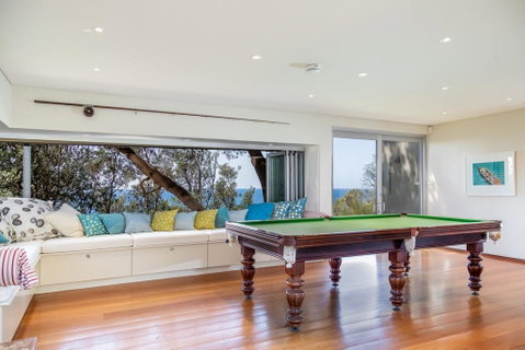 ARGYLL MOLLYMOOK - Absolute Waterfront - Accommodation Rockhampton 3