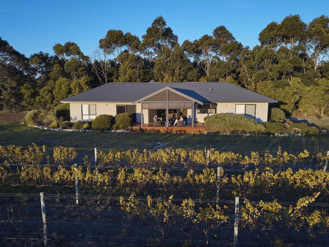 Arimia Estate Guesthouse - Accommodation Rockhampton 0