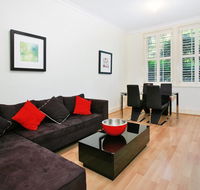 Art Deco in the Cul-de-Sac - Spacious Executive 1BR Potts Point Apartment in Quiet Cul-de-Sac - Accommodation Rockhampton