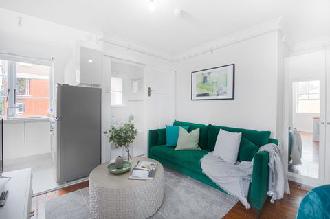 Art Deco Nook Around The Corner From Oxford St - Accommodation Rockhampton 0