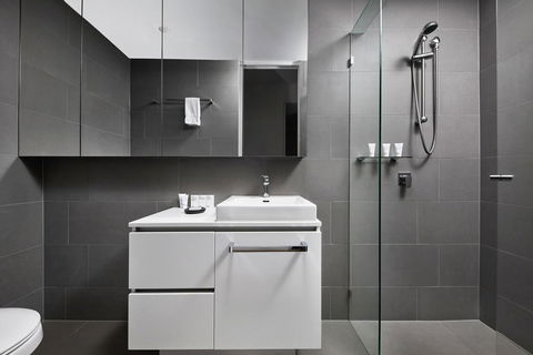 Art Series - The Johnson - Accommodation Rockhampton 2