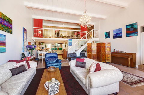 Arty Warehouse Apartment - Stroll To South Beach - Accommodation Rockhampton 3