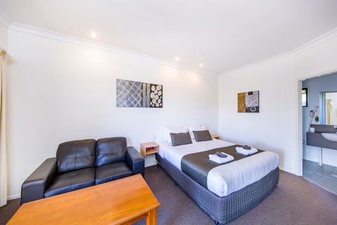 Ascot Lodge Motor Inn - Accommodation Rockhampton 1