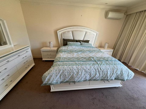 Luxurious Townhouse Retreat In Prestigious Brighton - Accommodation Rockhampton 1