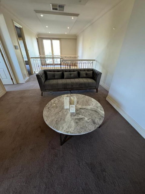 Luxurious Townhouse Retreat In Prestigious Brighton - Accommodation Rockhampton 2