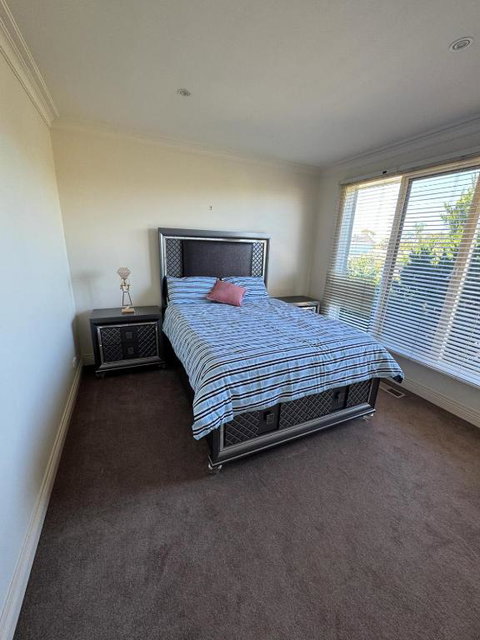 Luxurious Townhouse Retreat In Prestigious Brighton - Accommodation Rockhampton 3