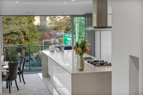 Luxury Retreat Sydney Airport Direct Train Line - Accommodation Rockhampton 2